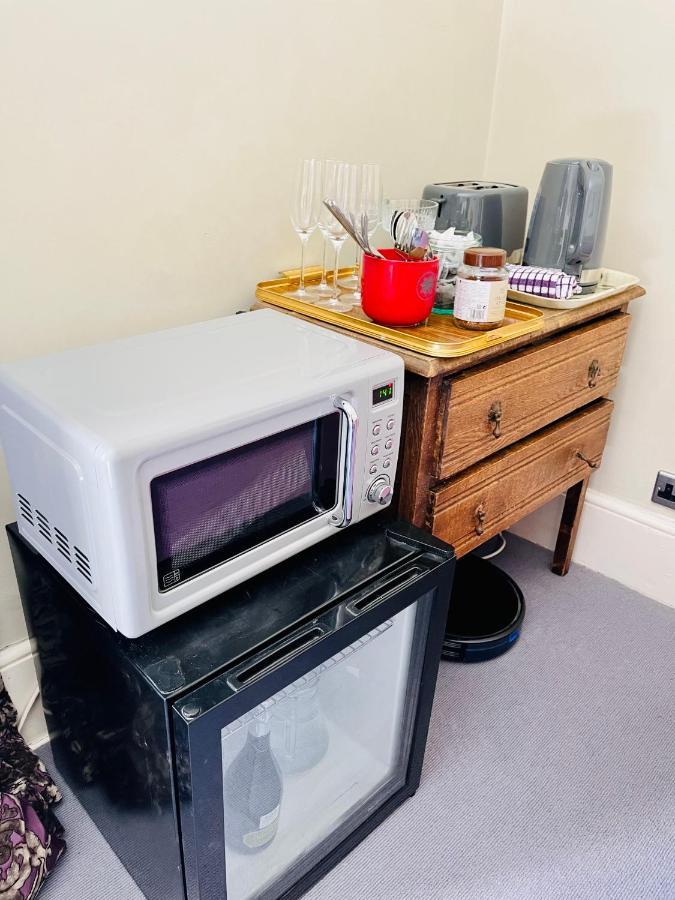 Beautiful Private 2 Bedroom Suite In Mansion Home With Free Parking Hove Esterno foto