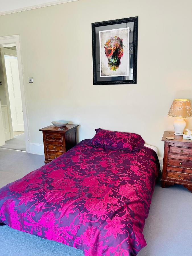 Beautiful Private 2 Bedroom Suite In Mansion Home With Free Parking Hove Esterno foto